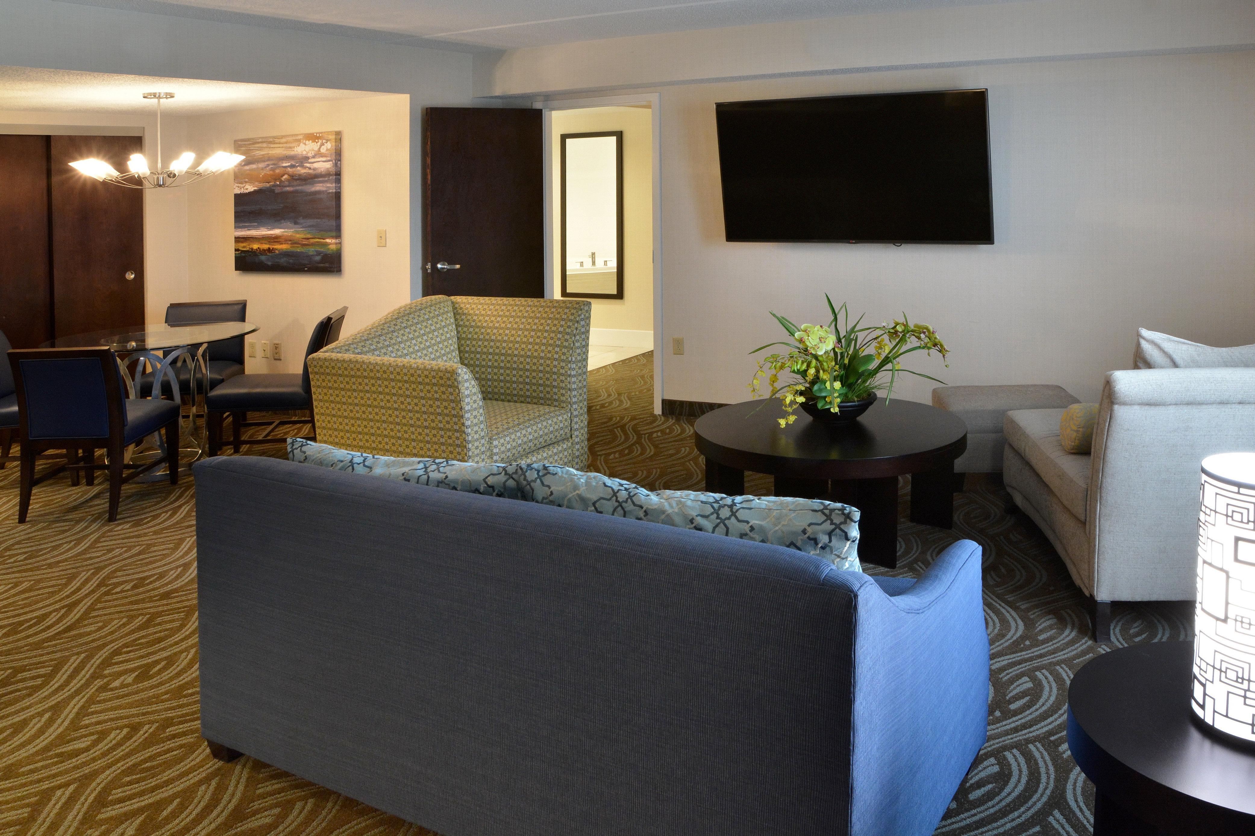Hotel Youngstown-south - By Ihg 3*